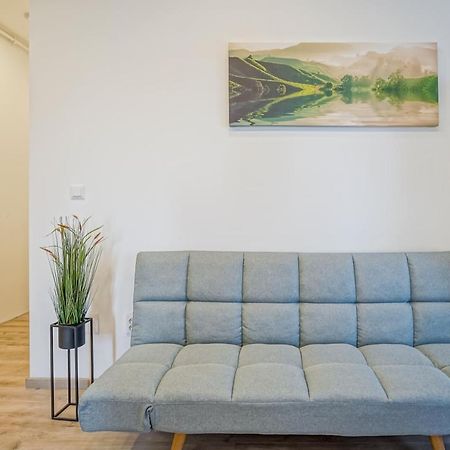 Bright Apartments Moments Away From Herastrau Park, Mall And Metro Bucureşti Ngoại thất bức ảnh