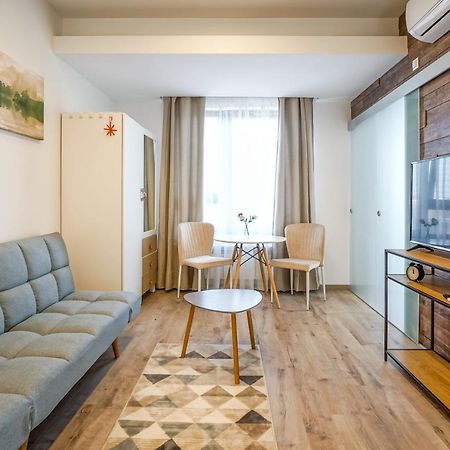 Bright Apartments Moments Away From Herastrau Park, Mall And Metro Bucureşti Ngoại thất bức ảnh