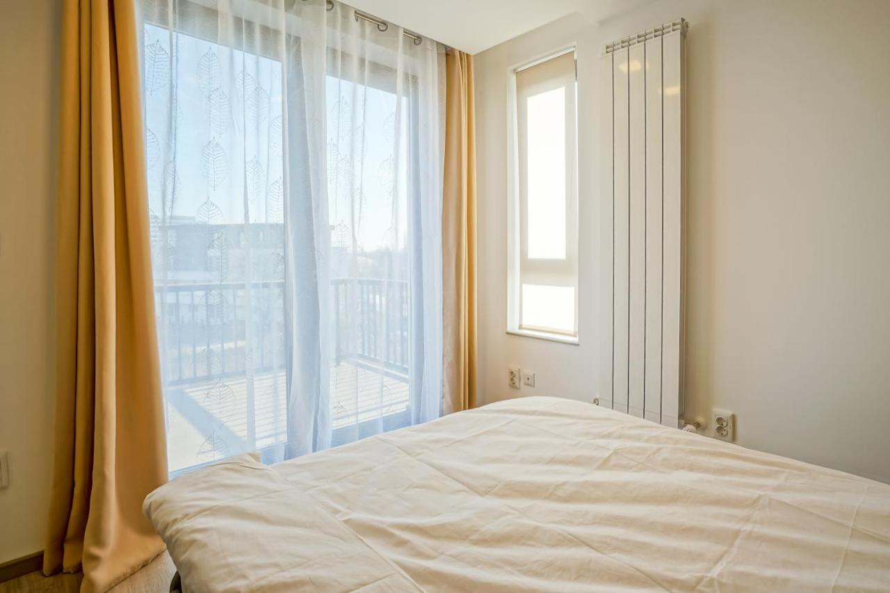 Bright Apartments Moments Away From Herastrau Park, Mall And Metro Bucureşti Ngoại thất bức ảnh