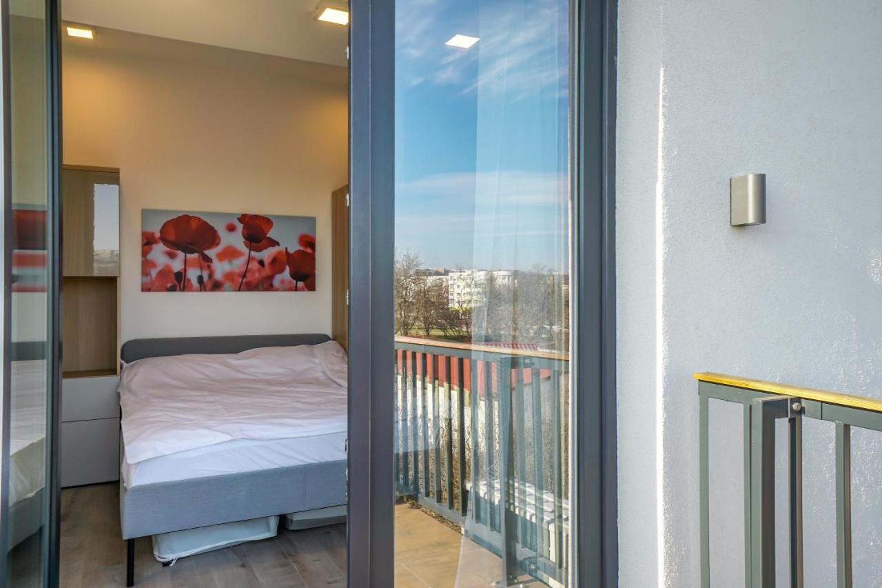 Bright Apartments Moments Away From Herastrau Park, Mall And Metro Bucureşti Ngoại thất bức ảnh