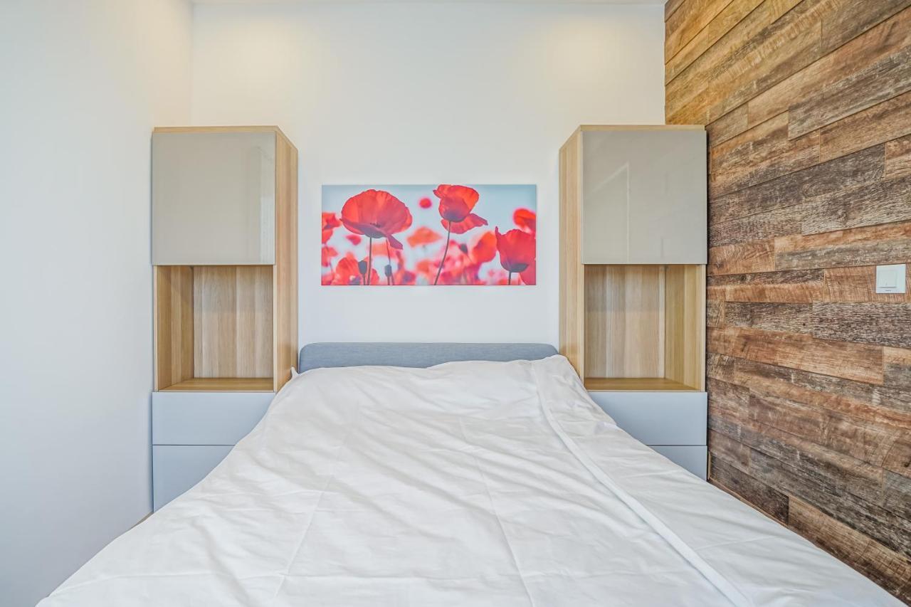 Bright Apartments Moments Away From Herastrau Park, Mall And Metro Bucureşti Ngoại thất bức ảnh