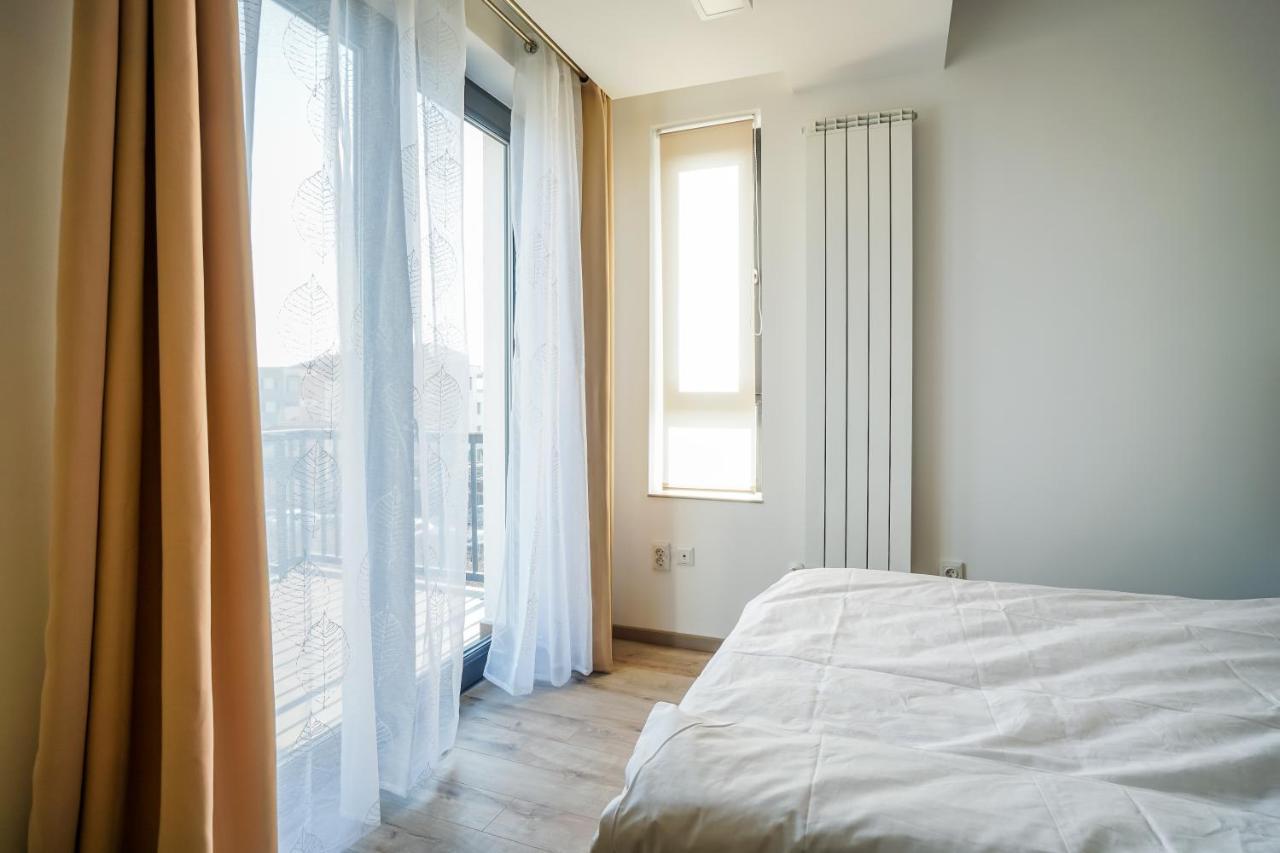 Bright Apartments Moments Away From Herastrau Park, Mall And Metro Bucureşti Ngoại thất bức ảnh