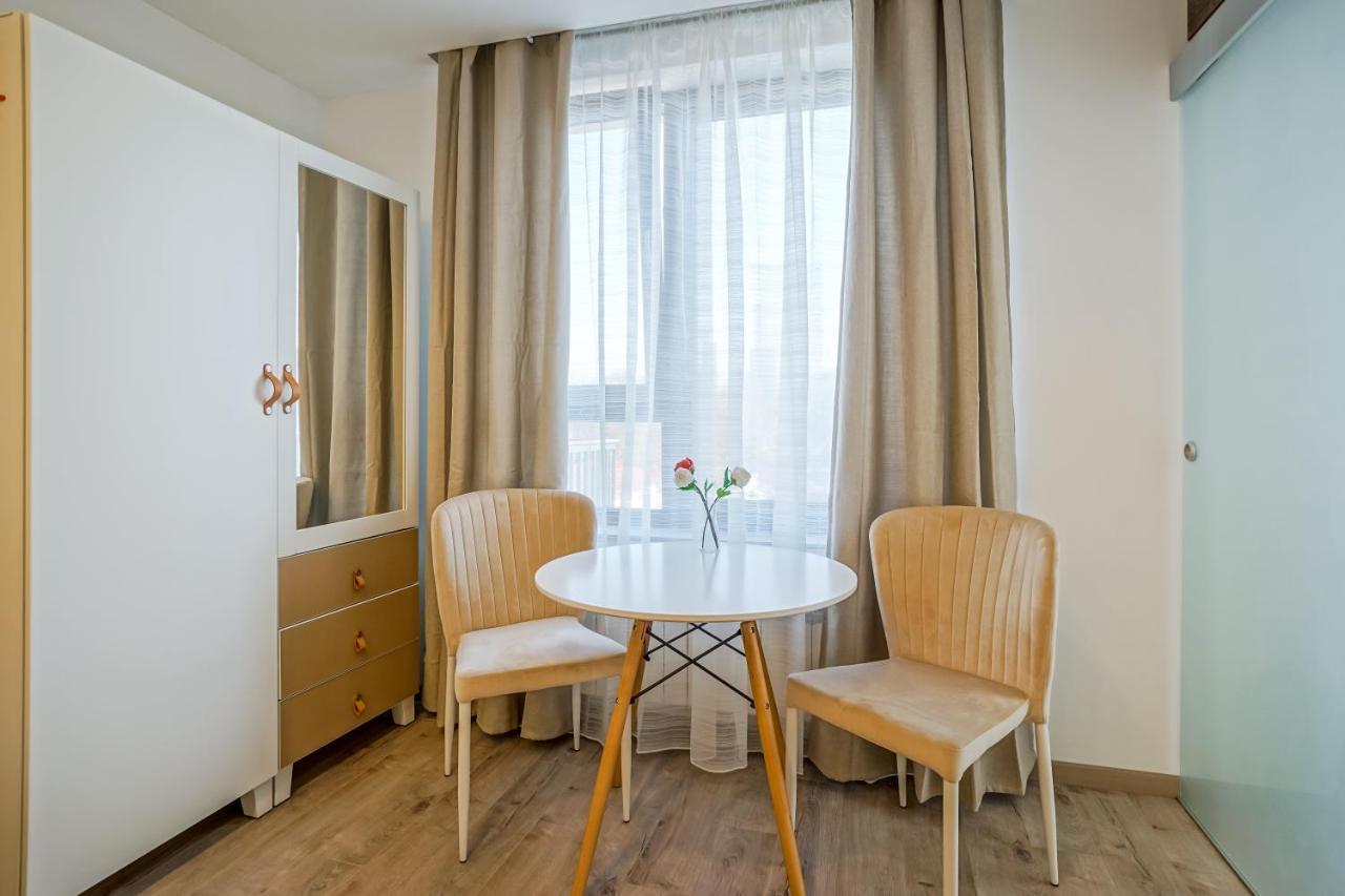Bright Apartments Moments Away From Herastrau Park, Mall And Metro Bucureşti Ngoại thất bức ảnh