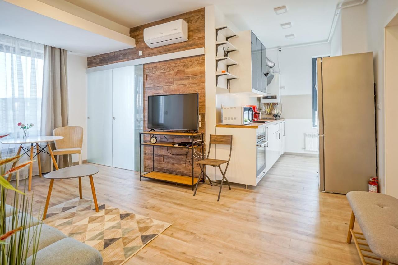 Bright Apartments Moments Away From Herastrau Park, Mall And Metro Bucureşti Ngoại thất bức ảnh