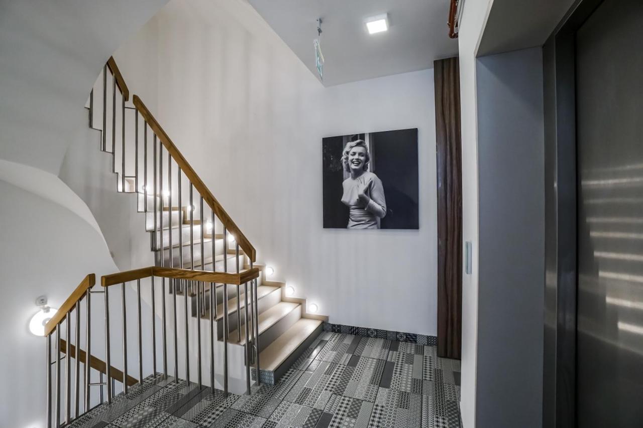 Bright Apartments Moments Away From Herastrau Park, Mall And Metro Bucureşti Ngoại thất bức ảnh
