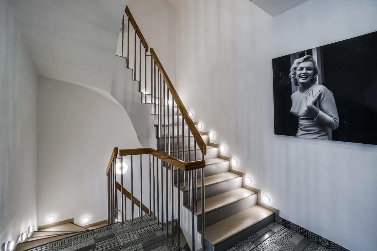 Bright Apartments Moments Away From Herastrau Park, Mall And Metro Bucureşti Ngoại thất bức ảnh