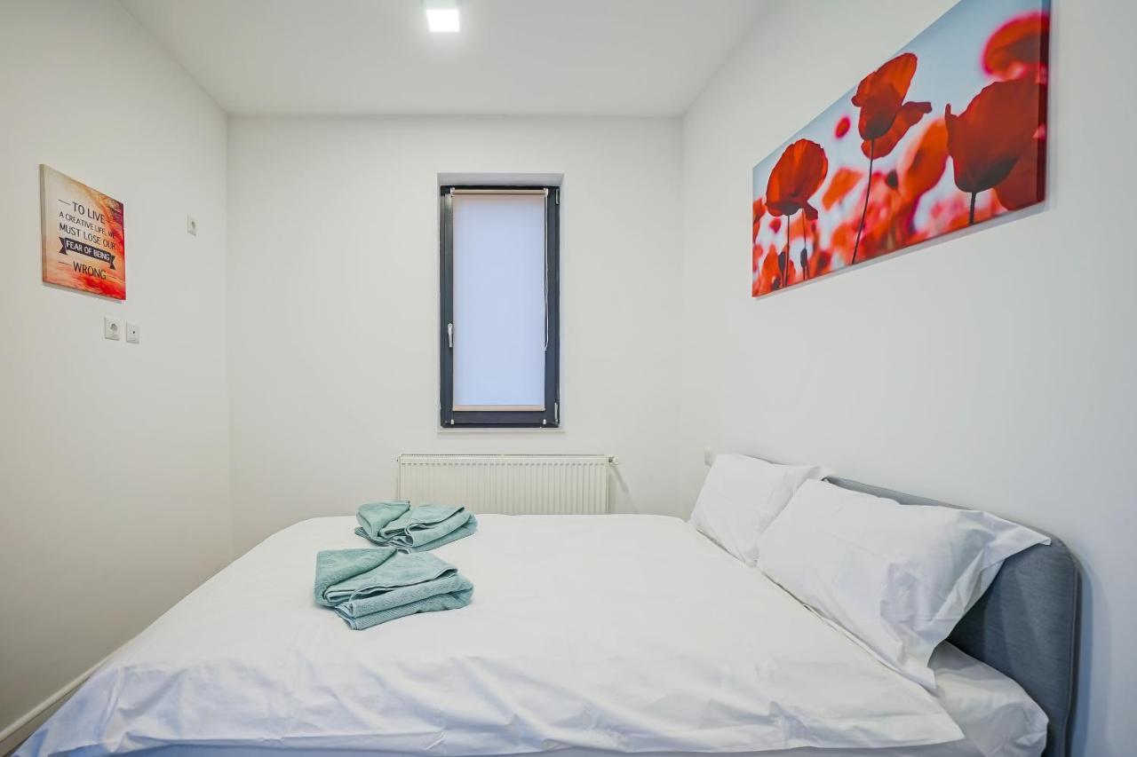 Bright Apartments Moments Away From Herastrau Park, Mall And Metro Bucureşti Ngoại thất bức ảnh