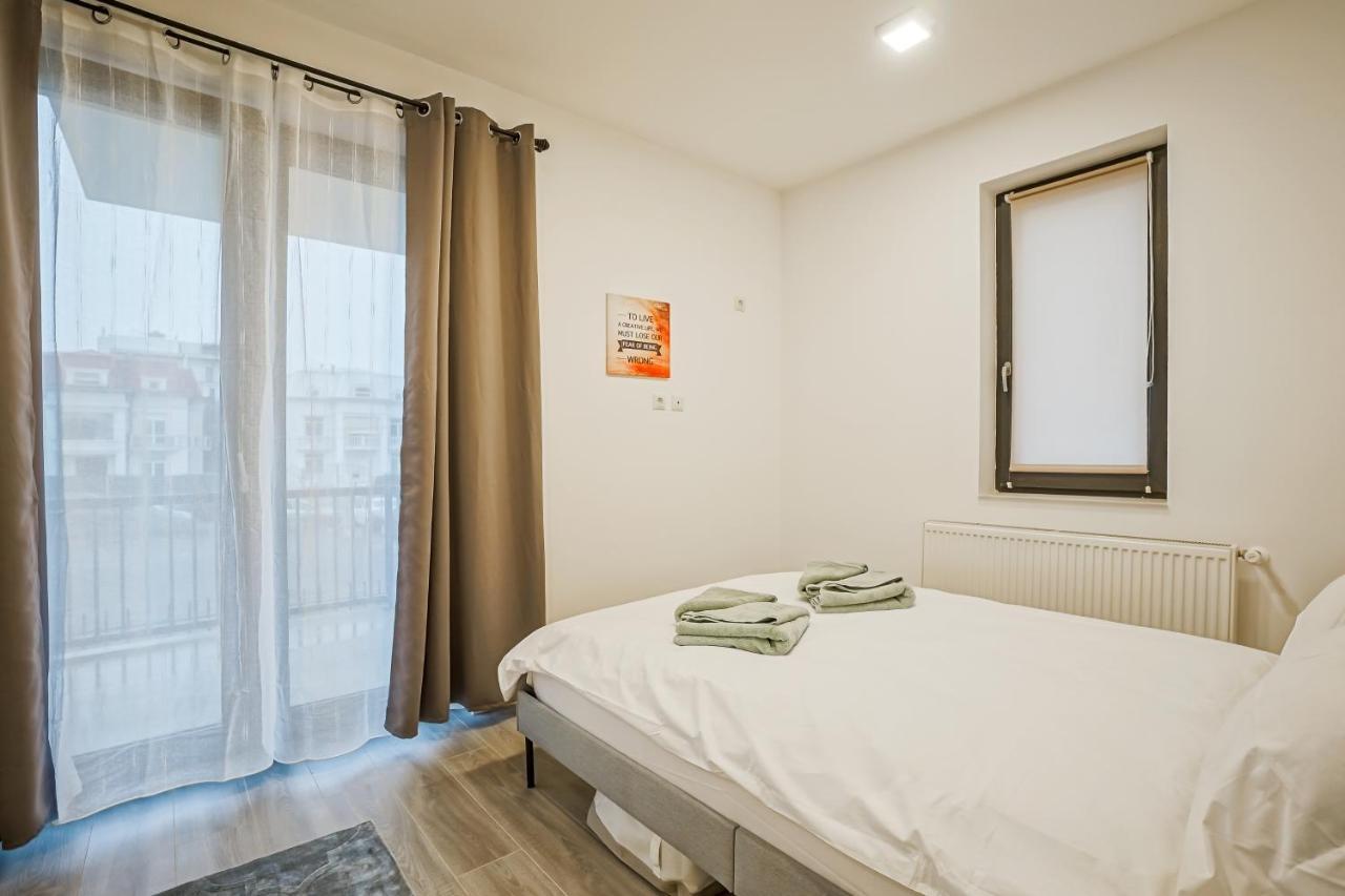 Bright Apartments Moments Away From Herastrau Park, Mall And Metro Bucureşti Ngoại thất bức ảnh